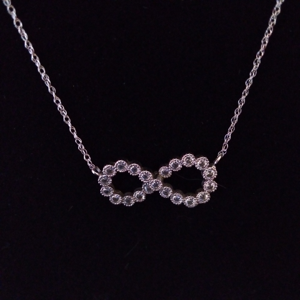 NWOT Infinity Empowerment Necklace